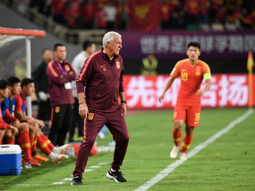 足球报评伊万执教一年:国足表现低开高走,年轻化成最亮眼变革 伊万科维奇接手国足之初,球队在国际赛事中