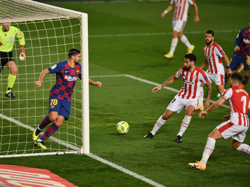 西甲第29轮:巴塞罗那大胜赫罗纳4-1精彩集锦 相比之下,赫罗纳战术显得单一。虽然能够在